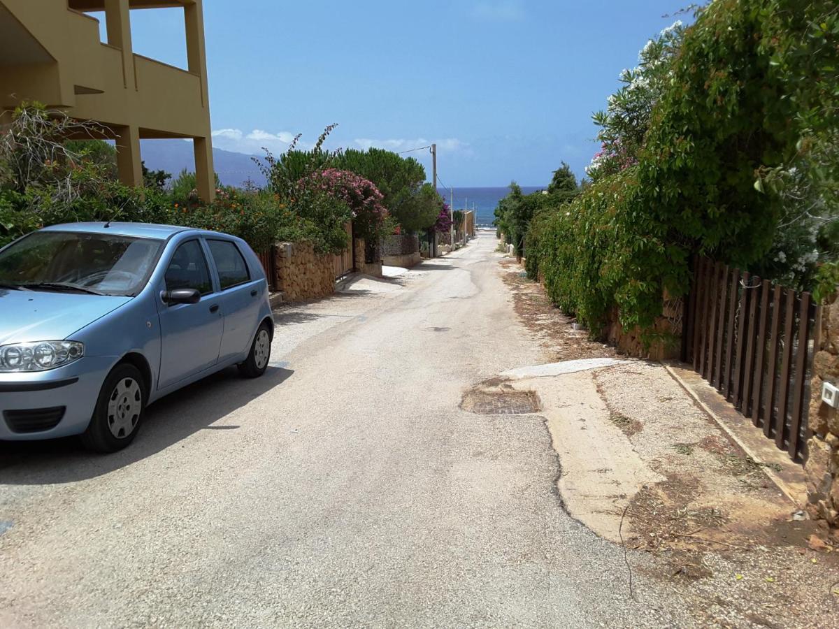 Il Rustico Di Pino Villa กุสโตนาชี ภายนอก รูปภาพ