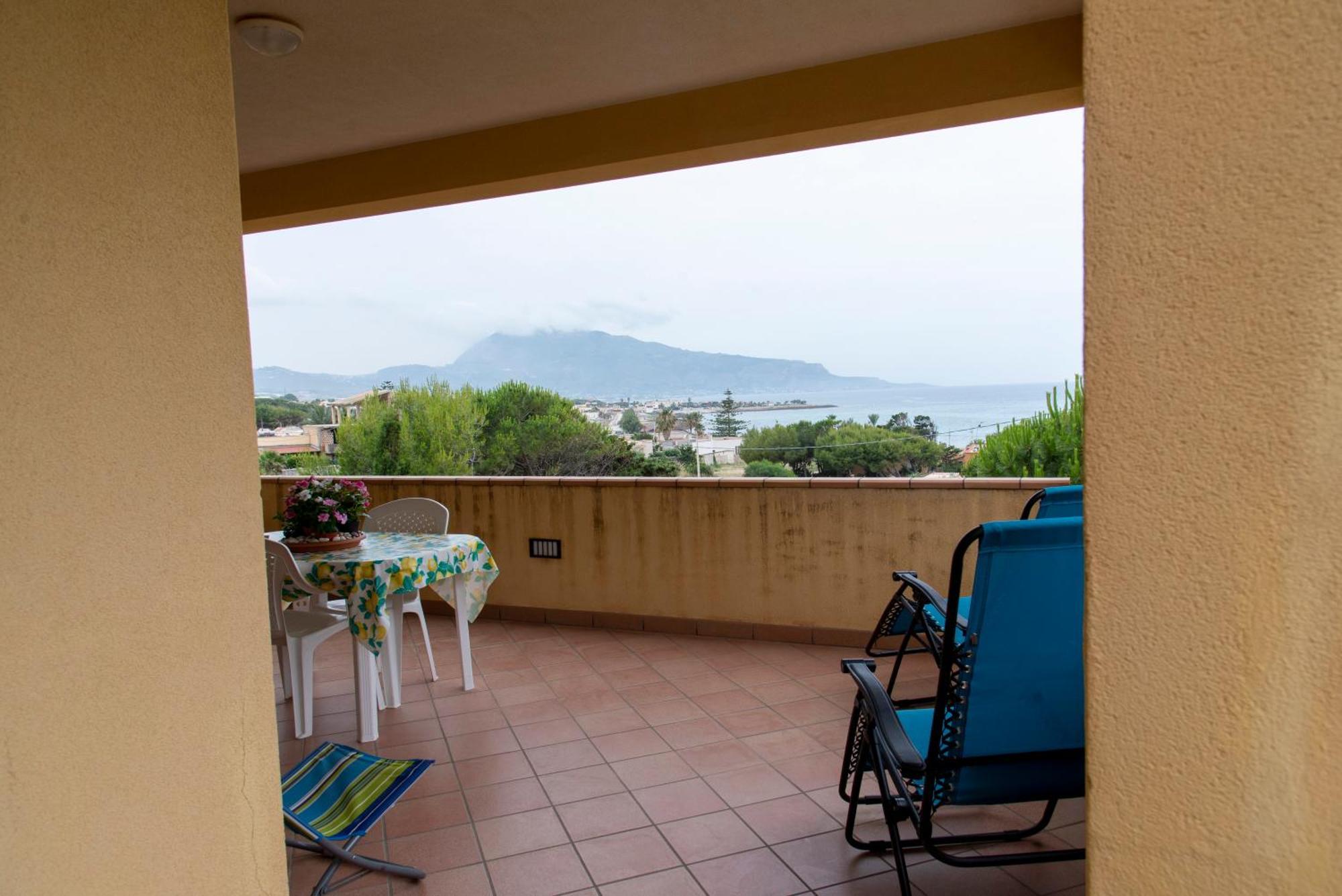 Il Rustico Di Pino Villa กุสโตนาชี ภายนอก รูปภาพ
