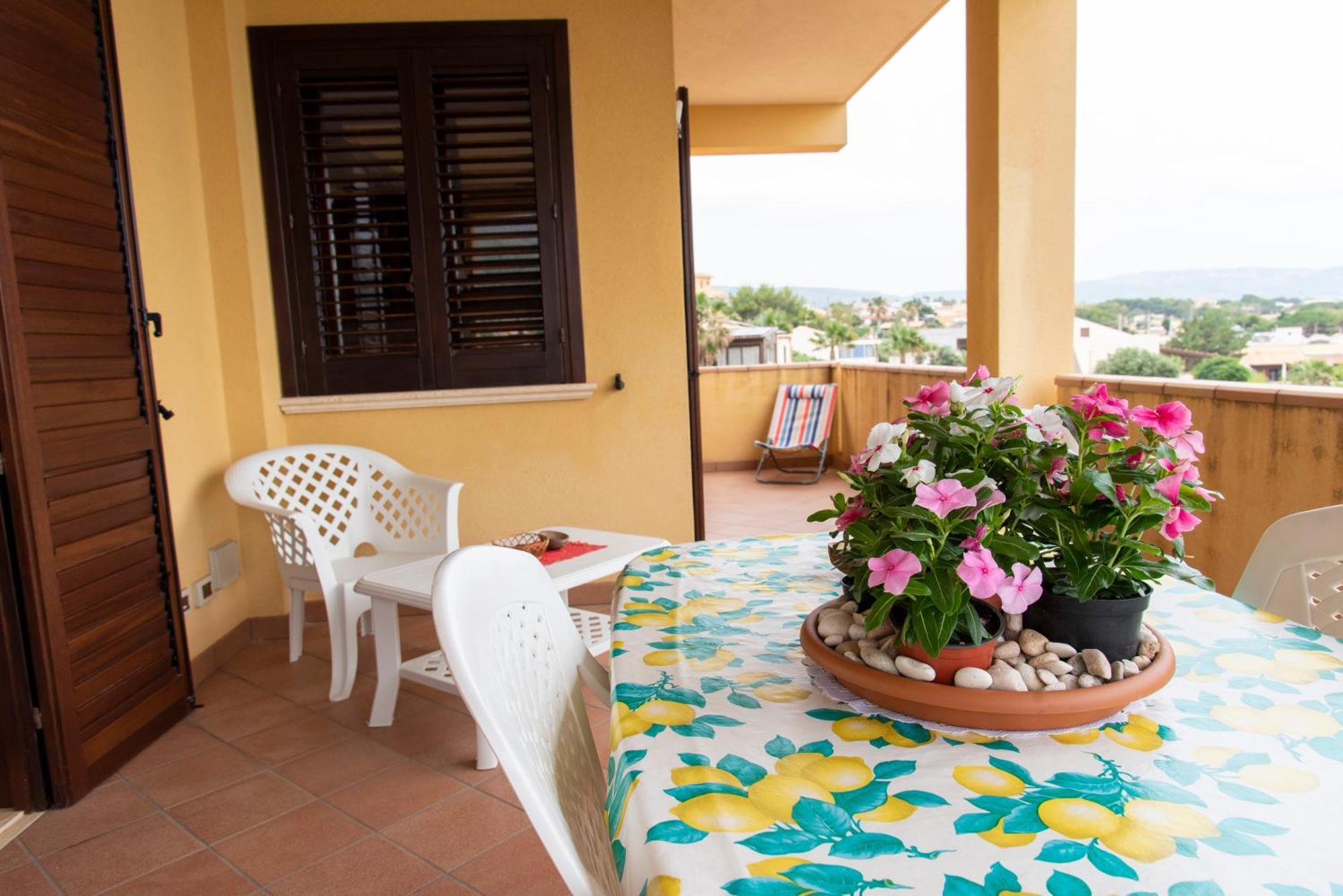 Il Rustico Di Pino Villa กุสโตนาชี ภายนอก รูปภาพ