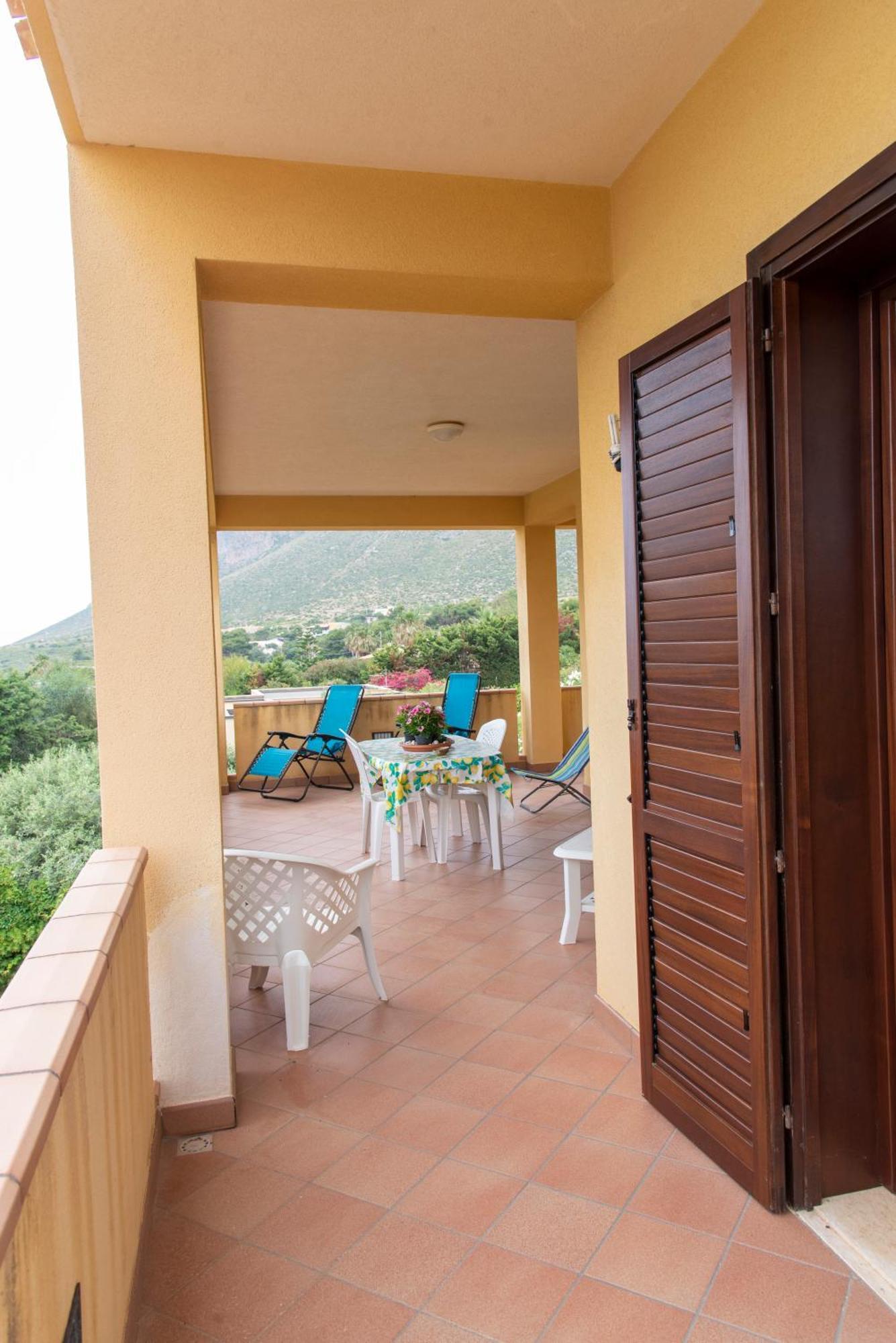 Il Rustico Di Pino Villa กุสโตนาชี ภายนอก รูปภาพ